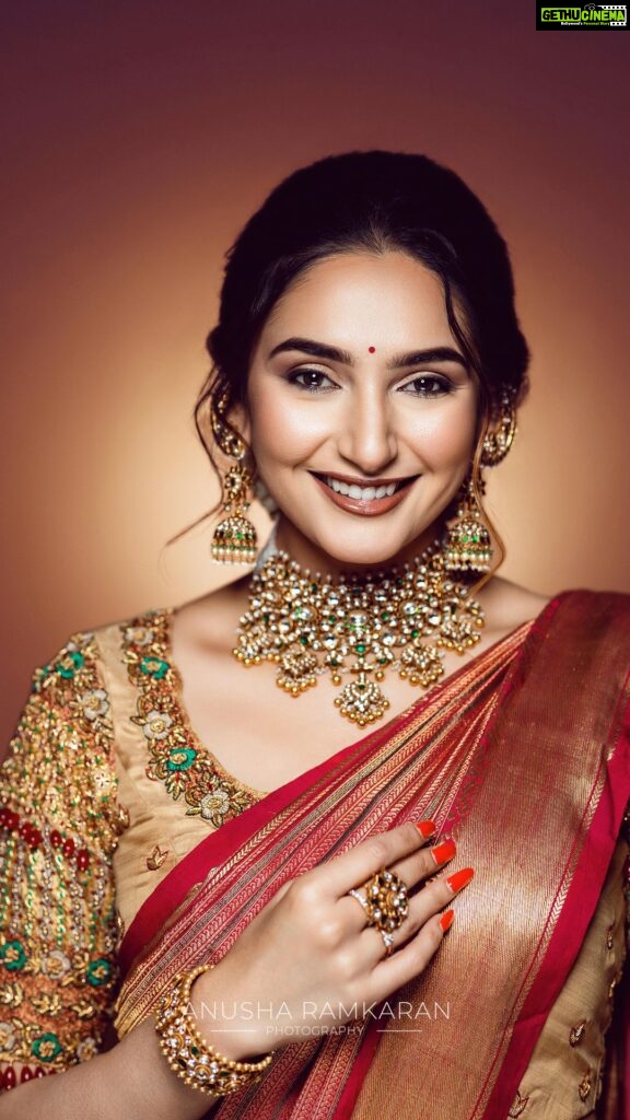 Ragini Dwivedi Instagram - AKSHAY TRITIYA : the new season and new year is here with all the possibilities and luck in our hands Design and styling :@vibbhinna Mua:@makeoverwithlakshmi_shetty Jewellery:@gajraj_jewellers Shot by :@anusharamkaran #raginidwivedi #akshytrutiya2023❤️ #akshaytritiya #festivetime #springtime #newseason #newyear #newbeginnings #festivewear #festivalfashion #festivalvibes #positivevibes #reelsinstagram #reels #reelsvideo #reelkarofeelkaro #reelindia #reelitfeelit❤️❤️ #trendingreels #trendingsongs #trendingaudio #trendingnow #viralreels #viralpost Bangalore, India