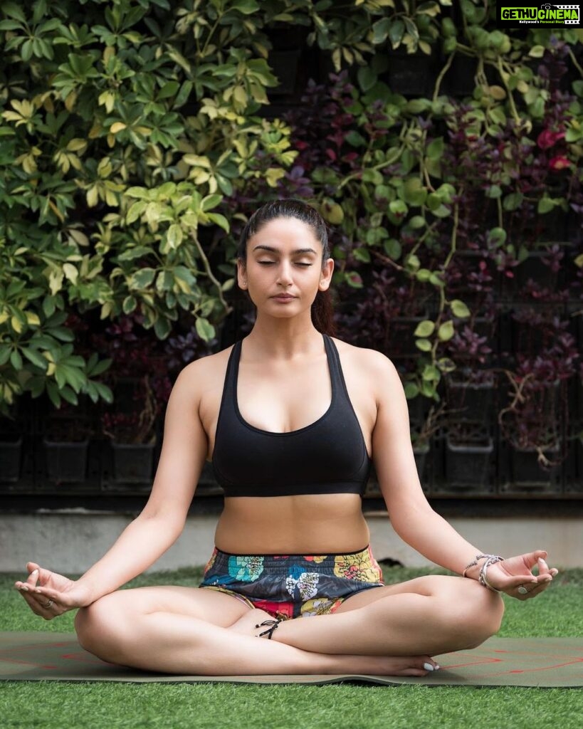 Ragini Dwivedi Instagram - YOGA DAY 2023 🫶🏾🙏 The attainment of peace and clarity in mind .. greater emotional awareness Alignment of the body mind and spirit Transcend your physical senses with this simple yet powerful form … It has changed my life and I promise you if u try with your heart it will change yours too 💕 #yogainspiration #yogapractice #yogalove #yogaeveryday #portrait #positivevibes #positivemindset #spirituality #lovenlight