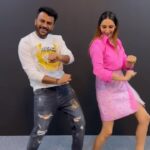 Ragini Dwivedi Instagram - #tuntun try this simple hook step and make reels !! 🔥