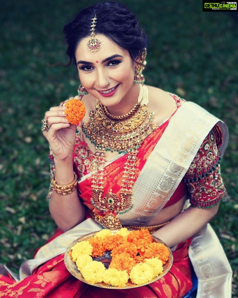 Ragini Dwivedi Instagram - UGADI CELEBRATIONS 🌺 Greeting Ugadi with a lot of optimism excitement and expectations … Shot by @divinephotography.in Makeup n hair @prashanthmakeover Jewels @sriganeshjewellers Outfit @lakshmi_silksblr Blouse @anthariya_ #raginidwivedi #ragini #ugadispecial #ugadifestival #ugadi2023 #ugadi #festivetime #festival #festivalfashion #festival #positivevibes #post #photooftheday #photoshoot #photos #ethnicwear #ethnic #instagram #instagood #instafashion #instamood #instalike #instalove #instaphoto #instalike #indianfestival Bangalore, India