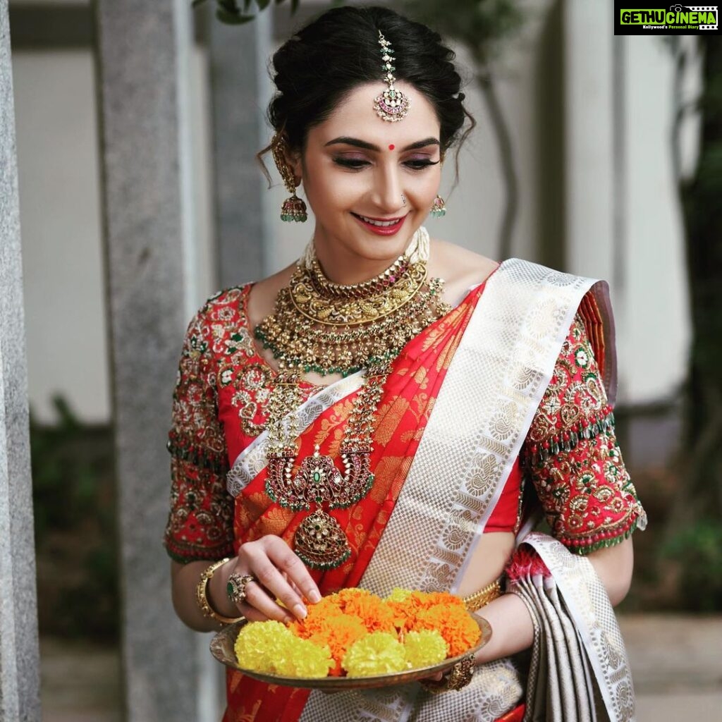 Ragini Dwivedi Instagram - UGADI HABBA 🌺💖🌺 May this spring festival spread joy and happiness in your life Bring good health and wellness to u Happy festival family 💕 Shot by @divinephotography.in Makeup n hair @prashanthmakeover Saree @lakshmi_silksblr Blouse @anthariya_ Jewels @sriganeshjewellers #ugadi #happynewyear #raginidwivedi #ragini #festivetime #festival #festivals #actorslife #photooftheday #happy #positivevibes #lovenlight #indianwear #ethnicwear #ethnicday #smile #celebration #glowup #post #ugadispecial #ugadifestival #newpost Bangalore, India