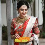 Ragini Dwivedi Instagram - UGADI HABBA 🌺💖🌺 May this spring festival spread joy and happiness in your life Bring good health and wellness to u Happy festival family 💕 Shot by @divinephotography.in Makeup n hair @prashanthmakeover Saree @lakshmi_silksblr Blouse @anthariya_ Jewels @sriganeshjewellers #ugadi #happynewyear #raginidwivedi #ragini #festivetime #festival #festivals #actorslife #photooftheday #happy #positivevibes #lovenlight #indianwear #ethnicwear #ethnicday #smile #celebration #glowup #post #ugadispecial #ugadifestival #newpost Bangalore, India