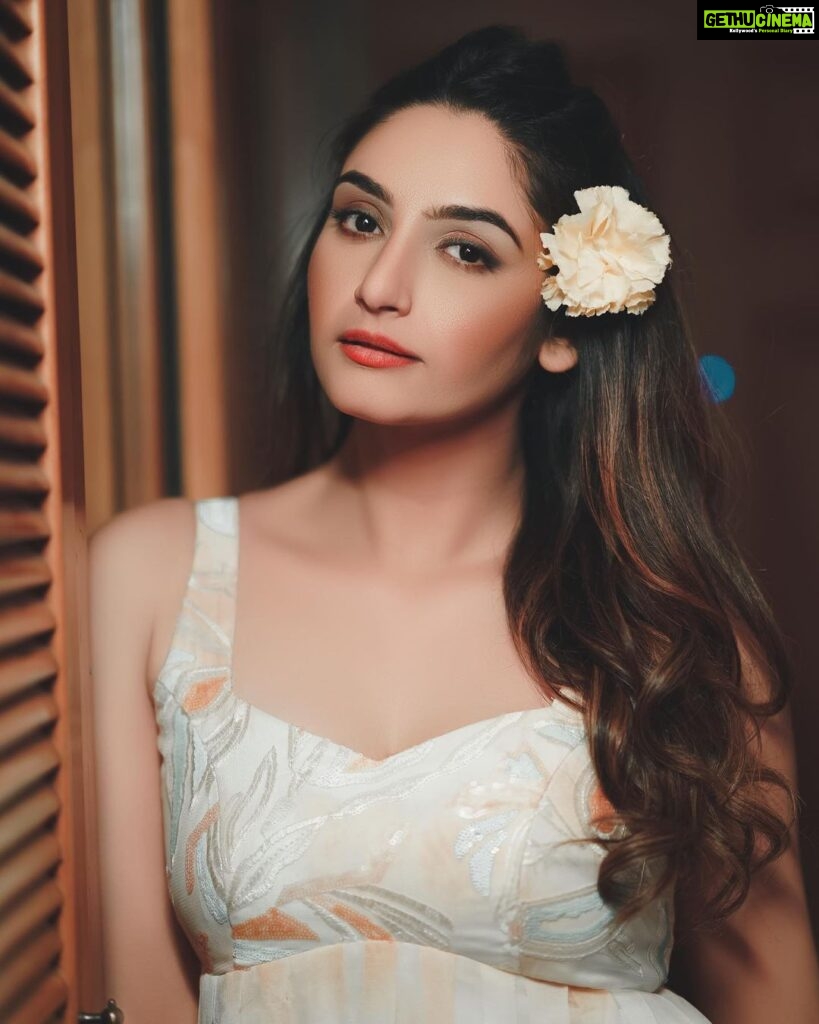 Ragini Dwivedi Instagram - SHE wore flowers in hair 💕carried magic in her eyes 🌸🌹🌺 Outfit @devnastitchingstudio @nainaarora.fashion Makeup n hair @strokesnstrands Shot by @the_eyecapture For RUPPIS resort Bengaluru #raginidwivedi #ragini #photooftheday #photoshoot #brandambassador #face #fashion #actorslife #actor #influencer #south #india #international #potd #poser #trending #trend #viralpost #instagram #instagood #instalike #instadaily #instamood #instafashion Ruppis Resort Bangalore