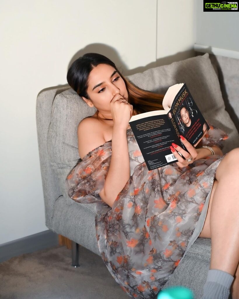 Ragini Dwivedi Instagram - 📚🙇‍♀👸 Book worm and me swipe to see 🤪 Are u a book work or a phone worm ?? Outfit @devnastitchingstudio Styling @nainaarora.fashion Shot by @arjunsuhas Makeup n hair by yours truly 💕 Reading @elonrmuskk hmmm #raginidwivedi #ragini #poser #photo #photooftheday #actor #justcause #feltlikeposting #princess #influencer #south #india #international #lovestatus #loveyourself #positivevibes #trending #viralpost #bookworms #bookstagram #instagram #instagood #instadaily #instafashion #instamood Bangalore, India