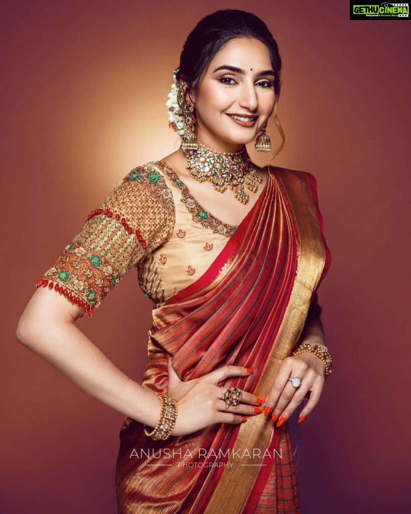 Ragini Dwivedi Instagram - AKSHAY TRITIYA : the new season and new year is here with all the possibilities and luck in our hands Design and styling :@vibbhinna Mua:@makeoverwithlakshmi_shetty Jewellery:@gajraj_jewellers Shot by :@anusharamkaran #raginidwivedi #akshytrutiya2023❤ #akshaytritiya #festivetime #springtime #newseason #newyear #newbeginnings #festivewear #festivalfashion #festivalvibes #positivevibes #reelsinstagram #reels #reelsvideo #reelkarofeelkaro #reelindia #reelitfeelit❤❤ #trendingreels #trendingsongs #trendingaudio #trendingnow #viralreels #viralpost Bangalore, India