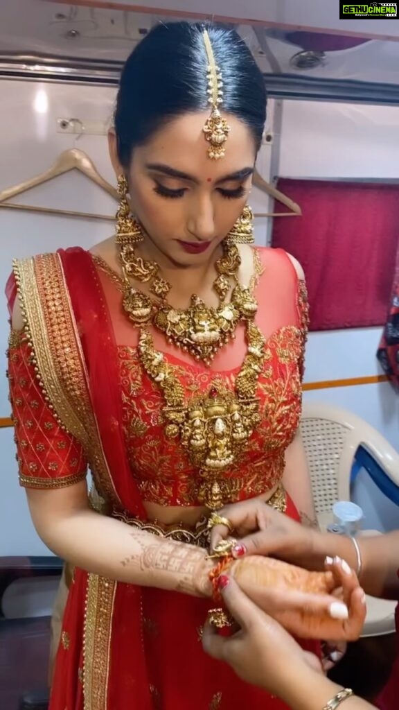 Ragini Dwivedi Instagram - ❤ Om sai Ram ❤ Vibes and expressions never lie do they 😀🥹 #raginidwivedi #ragini #bridevibes #bridestyle #lovenlight #positivevibes #trendingreels #trending #trendingsongs #trendingaudio #trendingnow #reelsinstagram #reelsvideo #reelitfeelit #reelkarofeelkaro #reelindia #bride #weddingseason Chandigarh, India