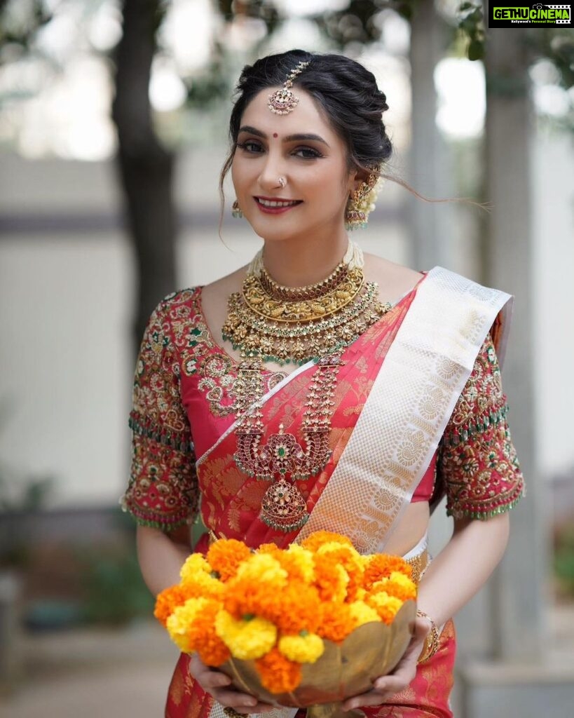 Ragini Dwivedi Instagram - UGADI CELEBRATIONS 🌺 Greeting Ugadi with a lot of optimism excitement and expectations … Shot by @divinephotography.in Makeup n hair @prashanthmakeover Jewels @sriganeshjewellers Outfit @lakshmi_silksblr Blouse @anthariya_ #raginidwivedi #ragini #ugadispecial #ugadifestival #ugadi2023 #ugadi #festivetime #festival #festivalfashion #festival #positivevibes #post #photooftheday #photoshoot #photos #ethnicwear #ethnic #instagram #instagood #instafashion #instamood #instalike #instalove #instaphoto #instalike #indianfestival home sweet home,Bangalore