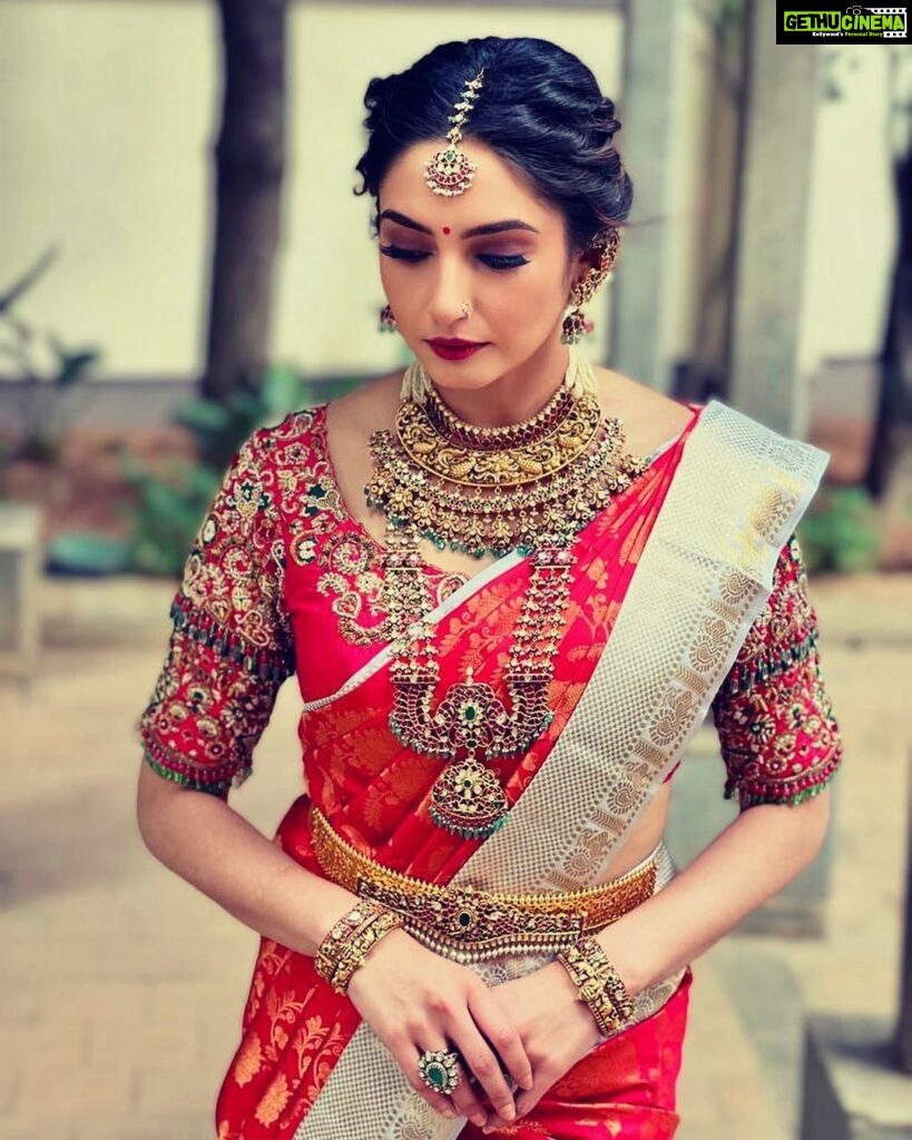 Ragini Dwivedi Instagram - UGADI CELEBRATIONS 🌺 Greeting Ugadi with a lot of optimism excitement and expectations … Shot by @divinephotography.in Makeup n hair @prashanthmakeover Jewels @sriganeshjewellers Outfit @lakshmi_silksblr Blouse @anthariya_ #raginidwivedi #ragini #ugadispecial #ugadifestival #ugadi2023 #ugadi #festivetime #festival #festivalfashion #festival #positivevibes #post #photooftheday #photoshoot #photos #ethnicwear #ethnic #instagram #instagood #instafashion #instamood #instalike #instalove #instaphoto #instalike #indianfestival Bangalore, India