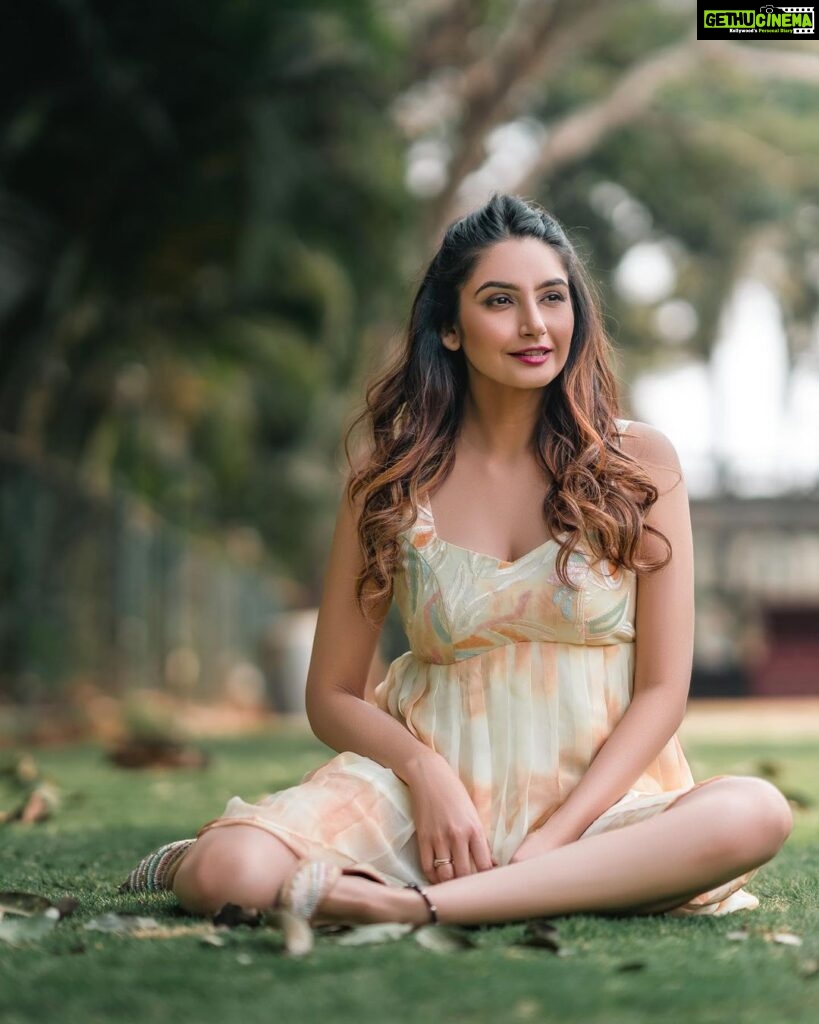 Ragini Dwivedi Instagram - SHE wore flowers in hair 💕carried magic in her eyes 🌸🌹🌺 Outfit @devnastitchingstudio @nainaarora.fashion Makeup n hair @strokesnstrands Shot by @the_eyecapture For RUPPIS resort Bengaluru #raginidwivedi #ragini #photooftheday #photoshoot #brandambassador #face #fashion #actorslife #actor #influencer #south #india #international #potd #poser #trending #trend #viralpost #instagram #instagood #instalike #instadaily #instamood #instafashion Bangalore, India