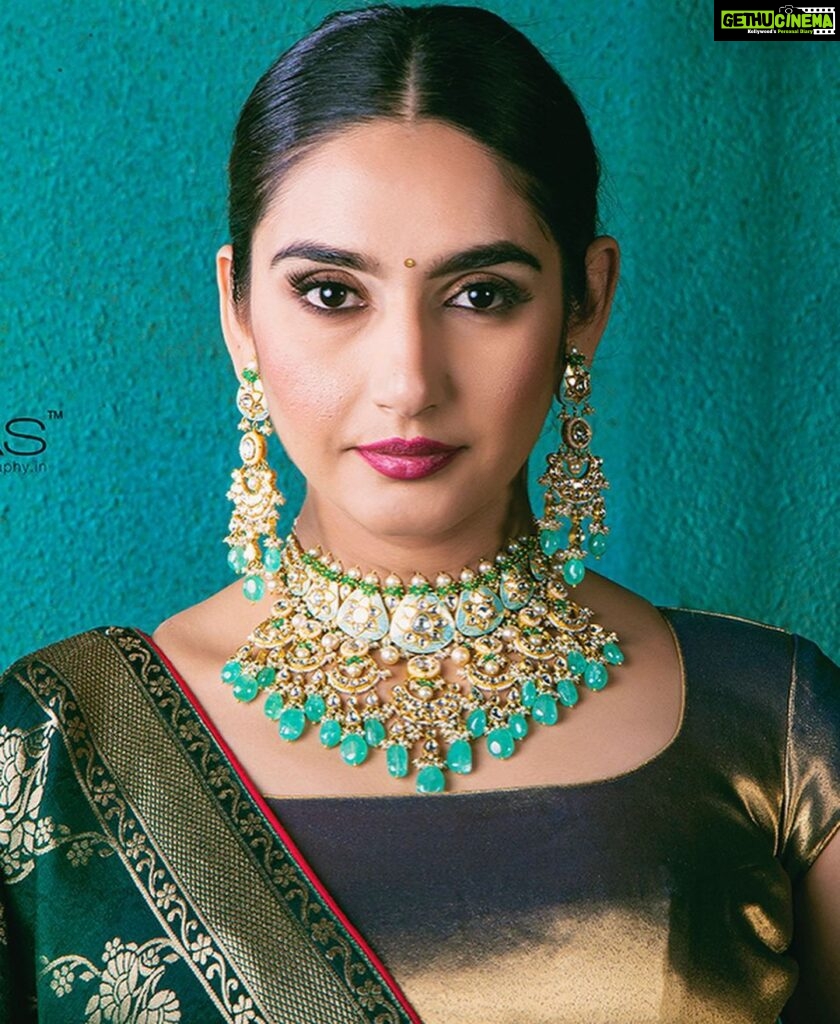 Ragini Dwivedi Instagram - NOBODY DULLS YOUR SPARKLE 💖 Shot by @divasphotography Shot for something really nice and sharing the sneak peak 💕 Which one do u like ??? #raginidwivedi #ragini #portrait #ethnicwear #photooftheday #traditionalwear #jewelry #indian #bridal #trending #power #control #luxurylifestyle #indiangirls #indian #karnataka #south #international Bangalore, India