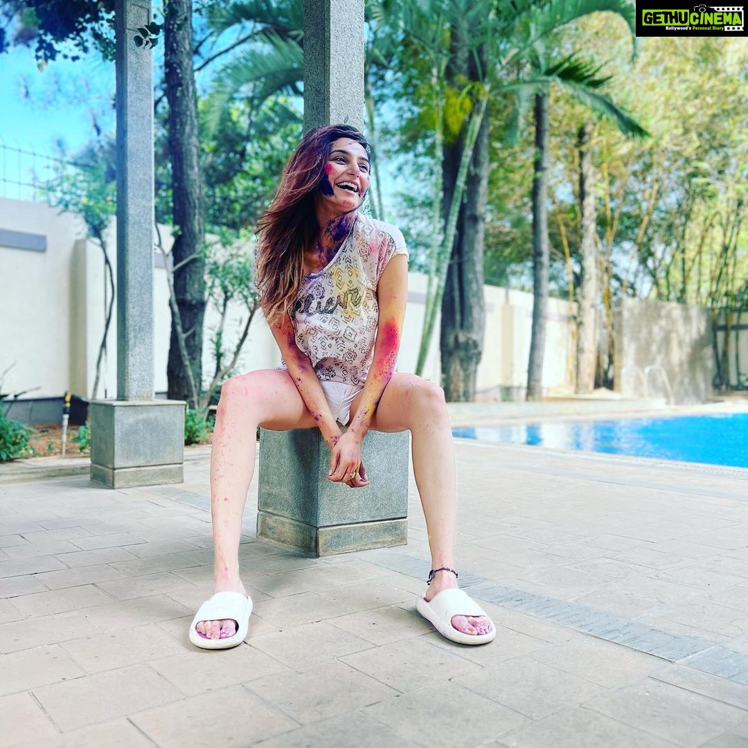 Ragini Dwivedi - 18.6K Likes - HOLI 💕
ಹೋಳಿ ಹಬ್ಬದ ಶುಭಾಶಯಗಳು
The arrival of spring .. end of winter
Blossoming of love
Meet everyone play Laugh 💕
forget and forgive and repair broken relationships
Shot by @raveenarai17
#raginidwivedi #happyholi #holifestival #holihai #newyear #newbeginnings #newpost #positivevibes #happyme #festivalofcolors #colours #smile #laughingcolours #laugh #live #friendship #love #light
