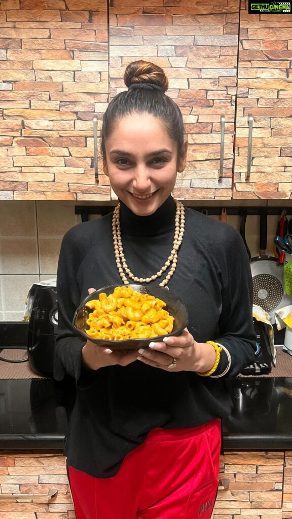 Ragini Dwivedi Instagram - RDKITCHEN MAKES SPICY MAC N CHEESE 🧀 Boil any pasta of your choice upto 90precent Oil 3tbs Add ginger garlic paste 2 tbs mix well till raw smell disappears add 2large onions cook till golden Add tomato purée 4tbs cook well Add red chilli powder salt and pepper 2tbs Add pasta water to the mix and cook well Add milk or cream as per the consistency needed Add pasta and mix well check for salt and spice according to your spice level You can add cheese if you like but I didn’t Enjoy your pasta 🍀🥳🍝🍝🍝 #raginidwivedi #ragini #foodporn #cookingvideos #cooking #homecooking #rdkitchen #rdeats #rdcooking #rdcook #lovefood #food #foodblogger #foodstagram #instafood #foodies #reelitfeelit #reels #reelsinstagram #reelsvideo #reelsindia #reelkarofeelkaro #trending #trendingreels #trendingsongs #trendingaudio #trend #trends #trendingnow #foodstagram #foodies #foodreels home sweet home,Bangalore