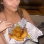 Ragini Dwivedi Instagram - MUMBAI KA SAMOSA 😜👑🙉 While shooting for #walkerhouse we needed this lovely local food in Vasai …. Thank you @theromancer_ for the video 😉 #raginidwivedi #ragini #trendingreels #trending #trendingsongs #trendingaudio #trend #reelsinstagram #reelitfeelit #reelsvideo #reelsindia #reelkarofeelkaro #rdeats #foodporn #foodblogger #foodstagram #foodie #samosa #lovefood Mumbai, Maharashtra