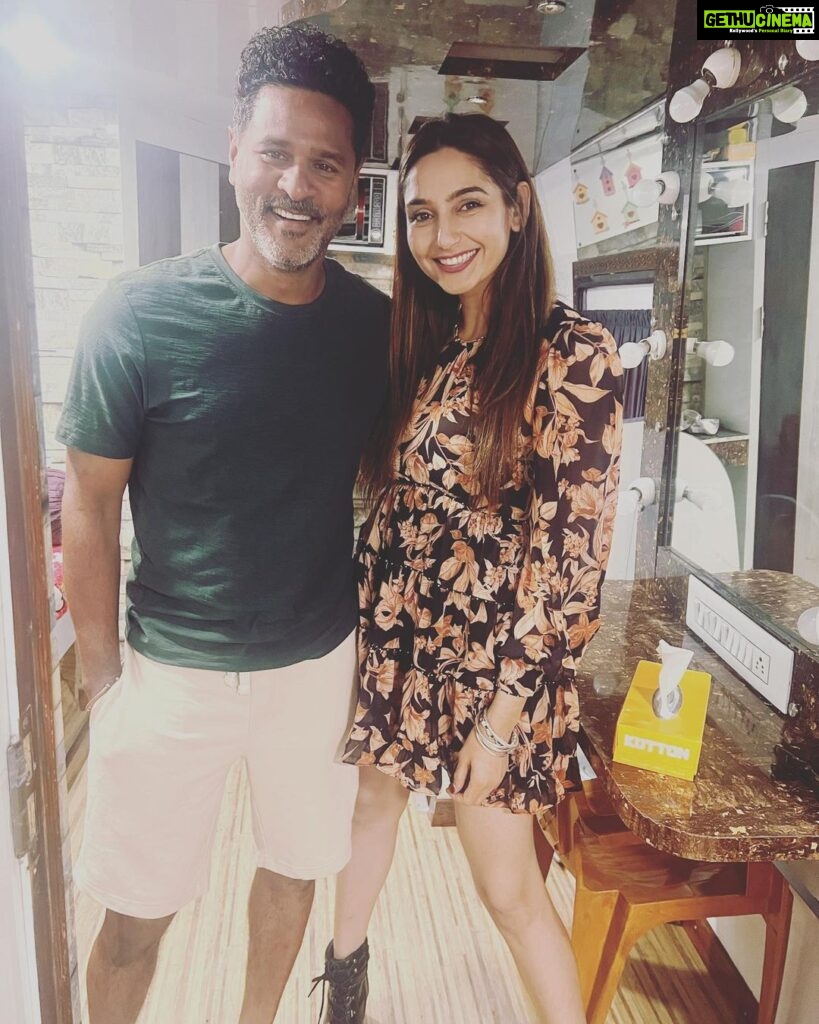 Ragini Dwivedi Instagram - WHATTA DAY :) Filled with so much conversation laughter and joy 🤩 😍💕❤️ So amazing meeting and hosting @prabhudevaofficial ur energy is just phenomenal Thank you @shyam_sunder_official for always being around ❤️❤️❤️ #raginidwivedi #prabhudeva #actorslife #meetandgreet #funtimes #lovenlight #staytuned #instagood #instagram #instadaily #instafashion #influencers # home sweet home,Bangalore