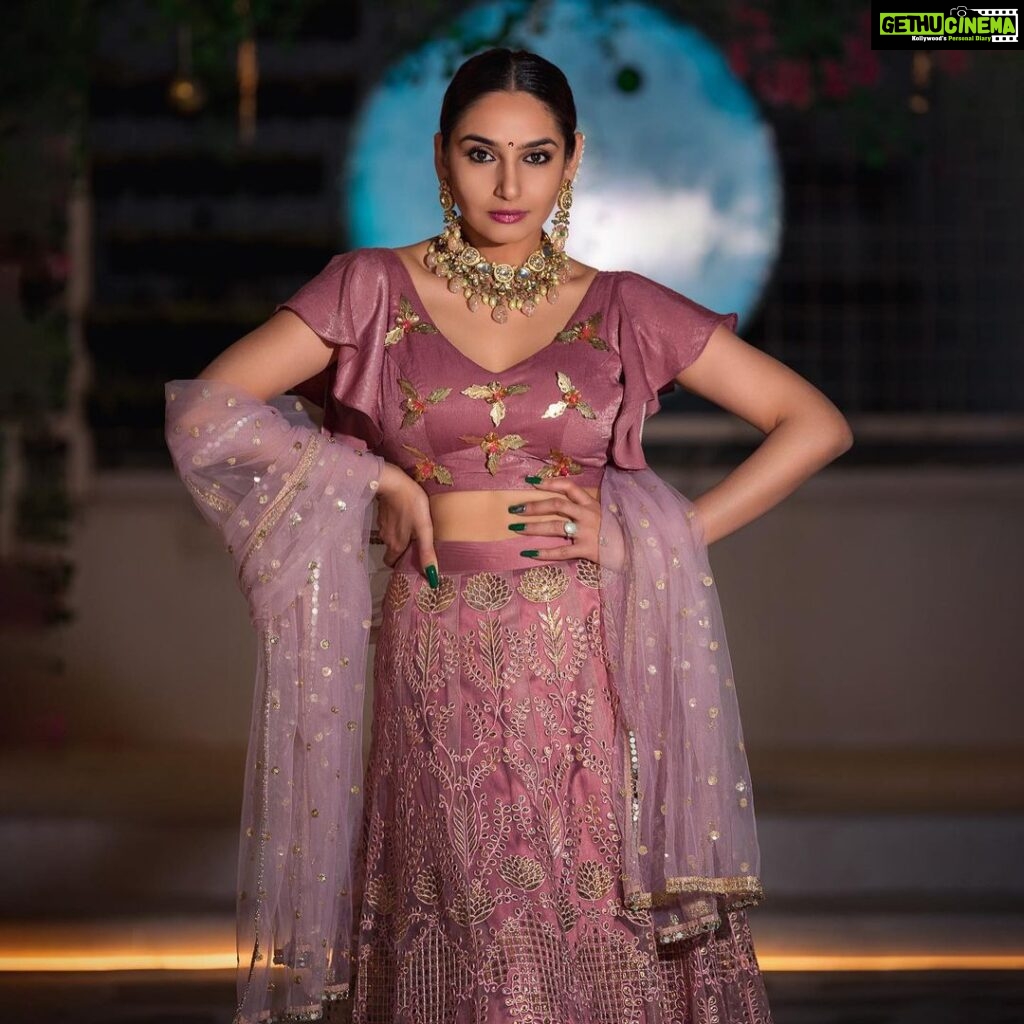 Ragini Dwivedi Instagram - SHIVRATRI SPECIAL 💕 Bidhanagere Basaveshwara Mata worlds number one 161 feet Hanuman statue Shivaratri festival.. shot by @kiran.venkataramanappa Outfit @devnastitchingstudio Jewellery @nainaarora.fashion Location @shorethangblr #raginidwivedi #ragini #event #collaboration #actorslife #actor #influencer #instagram #instalike #instagood #instafashion #instamood #ethnicwear Karnataka