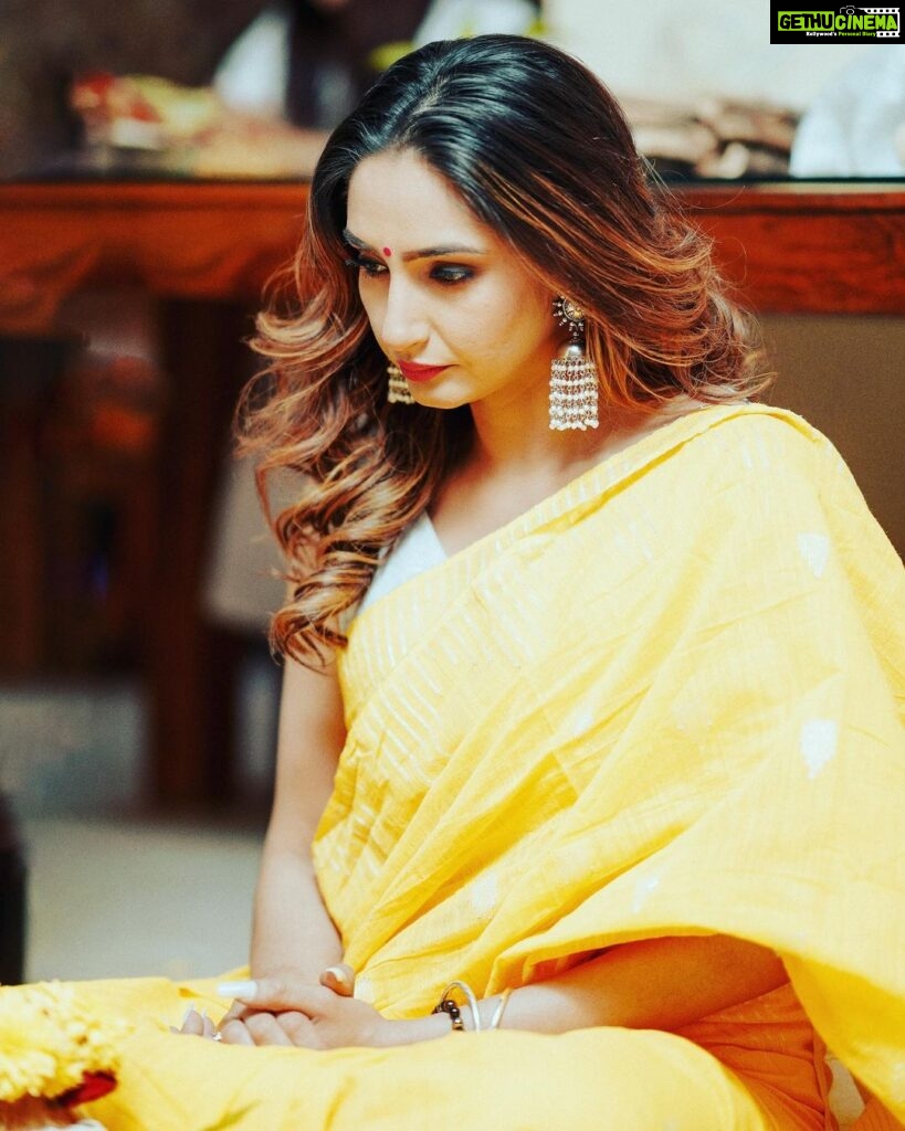 Ragini Dwivedi Instagram - MAHASHIVRATRI 🫶🏾💕 Shiva is truth,*…. Shiva is eternal,* Shiva is God,*…. Shiva is Omkar,* Shiva is power,*…. Shiva is devotion,* *Shiva is immense and limitless.* May you all be limitless and immense #raginidwivedi #ragini #shivaratri #mahashivratri #positivevibes #pose #powerofprayer #power #spiritual #spirituality #prayer #festivetime #om #omnamahshivaya #photooftheday #photo #pooja #ethnicwear #instagram #instadaily #instamood *Har har Mahadev*🙏 *Om Namah Shivai*🙏 *Happy Mahashivratri*🙏🏻 Bangalore, India