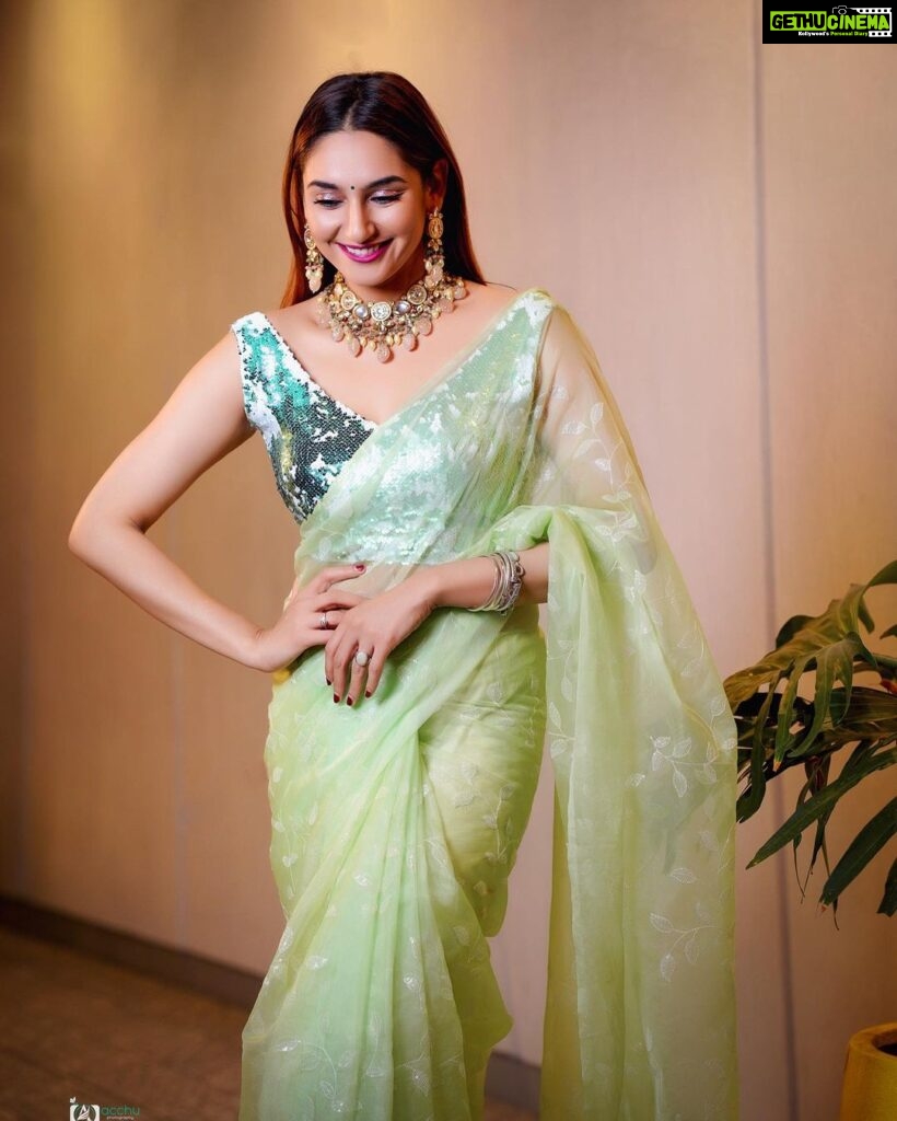 Ragini Dwivedi Instagram - PRAJAVANI FILM AWARDS 2023 What a beautiful night of talent and hardwork that was celebrated… such an amazing venue and congratulations to all the winners…. Outfit @devnastitchingstudio Jewellery n styling @nainaarora.fashion Shot by @acchu_photography_official Edited by @kiran.venkataramanappa Makeup n hair by yours truly 🙋‍♀️ Venue @prestigekhodayauditorium #raginidwivedi #ragini #awardshow #awardseason #indianwear #ethnic #ethinicwear #actor #influencer #potd #photooftheday #smile😊 #portraitphotography #instagood #instagram #instafashion #instamood #instalike #instaphoto #trending #trendalert #trend #viralpost #positivevibes #bengaluru Bangalore, India