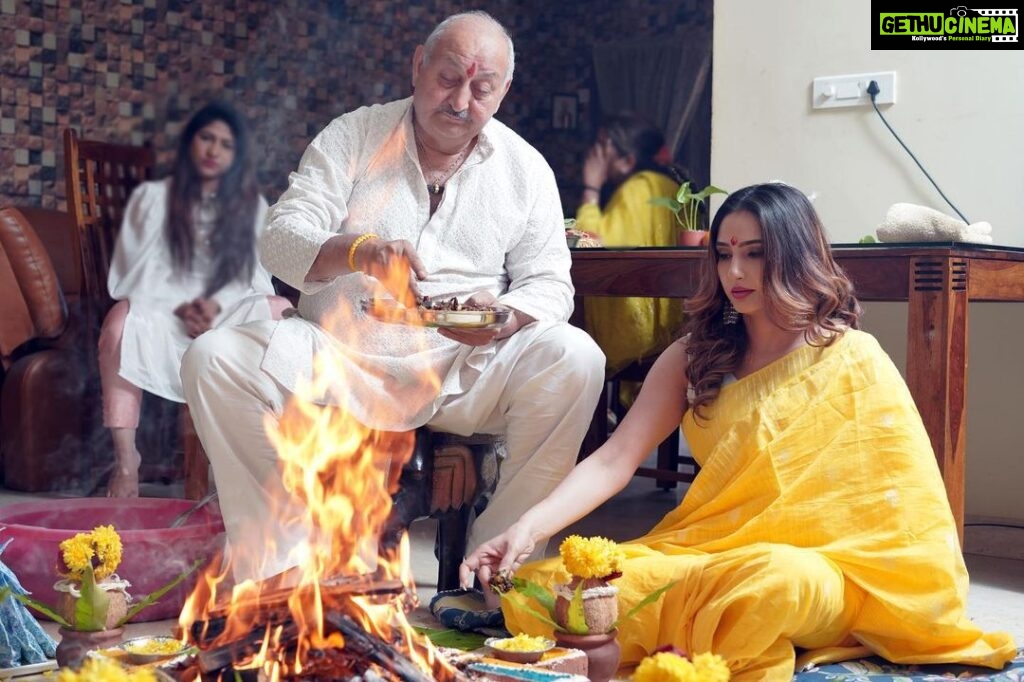 Ragini Dwivedi Instagram - MAHASHIVRATRI 🙏❤️ A significant day for all those who aspire the ultimate .. an exuberant night of awakening Find your path to spiritualism It’s the day when shiva conquered over all enemies Stillness is important in self awakening…hope you all find the light within and find your true purpose of happiness and existence #lovenlight #happymahashivratri🙏 #omnamahshivaya #om #positivevibes #potd #spirituality #spiritual #faithoverfear #faith #powerofprayer #powerofpositivity Bangalore, India