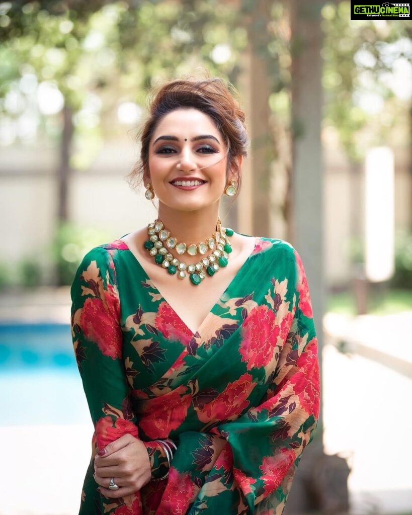 Ragini Dwivedi Instagram - One saree one story 😎 The birthday look decoded for u my family of the gram … #desigirl Outfit @devnastitchingstudio Styling @nainaarora.fashion Makeup and hair @strokesnstrands Jewellery @rohini64 Shot by @kiran.venkataramanappa Event : birthday celebrations #raginidwivedi #happybirthday #birthdayfun #birthdayphotoshoot #sareelove #saree #indian #actor #influencer #india #international #positivevibes #live #instagram #instagood #instafashion #instamood Bangalore, India