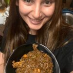 Ragini Dwivedi Instagram – RD KITCHEN REVIEWS @gramthecurry 

A very interesting take on curries I had to add a few things to make it my taste like a little spicy 🌶️ 
I will give it an 7/10 worth a try guys 

MY ADDITIONS: 
Green chillies and onions 
A little water to make the gravy and yes salt pepper and garam masala 
Edited by @kiran.venkataramanappa 

#raginidwivedi #ragini #foodblogger #foodporn #foodstagram #instafood #foodies #trendingreels #trendingreels #trendingaudio #trendingnow #trend #rdkitchen #rdeats #reelsinstagram #reelitfeelit #reelkarofeelkaro #reelinstagram #viralvideos #viralreels #cooking #cookit #homestyle #simplehomestyle home sweet home,Bangalore
