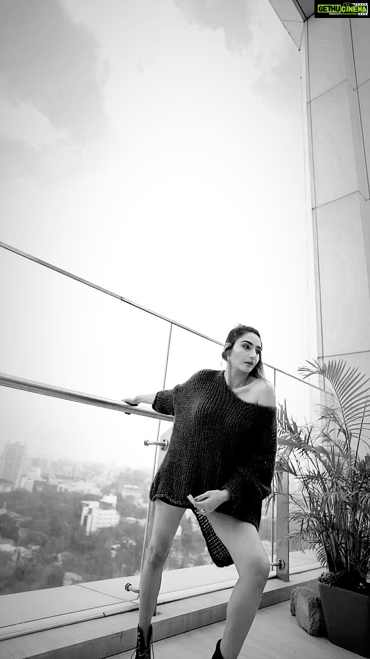Ragini Dwivedi - 41.4K Likes - JUST… THIS SONG 💕
What a mix and AI is crrraaazzzzzyyyy and I love black and white 💕
Shot by @chethankamal
#raginidwivedi #ragini #trendingreels #trendingsongs #trending #trendingaudio #reelsinstagram #reelsvideo #reelkarofeelkaro #reelvideo #reelitfeelit #reelindia #viralvideos #viralreels