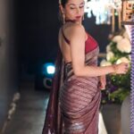 Ragini Dwivedi Instagram – REGAL DIARIES 🫶🏾🙋‍♀️❤️❤️💕💕
To be a girl child and to be honoured to wear your mothers clothes and jewellery is priceless 
Custom made saree @rohini64 
Shot by @theweddingjournalsofindia 
Edited by @kiran.venkataramanappa 
Styled @nainaarora.fashion 

#raginidwivedi #ragini #photooftheday #pride #potd #posechallenge #sareelove #indianwear #indianenterpreneur #indianfashion #ethnicwear #ethnicoutfit #ethnicstyle #instagood #instadaily #instamood #instalove #instaphoto Bangalore, India