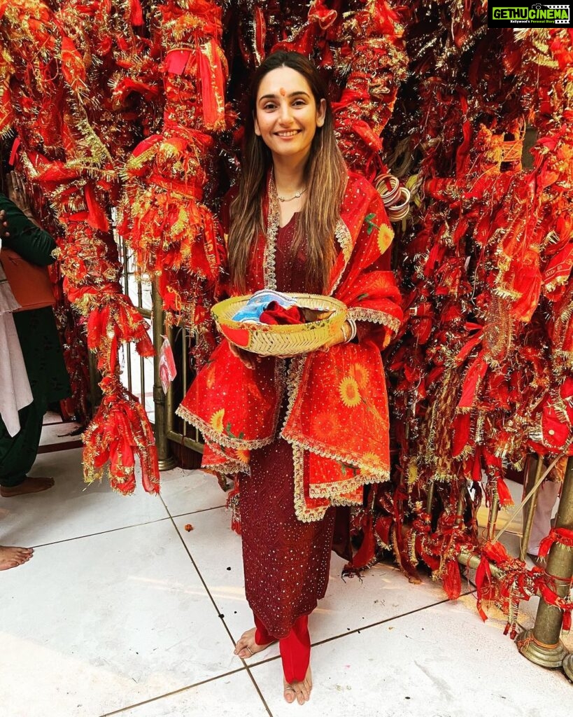 Ragini Dwivedi Instagram - JAI MAATA DII 💕 Maa ka ashirwad Sab se zaroori Sachiya Jyotha wali MAATA Teri Sada hi jaaaaaiiiiii #raginidwivedi #ragini #positivevibes #newbalance #newbeginnings #newpost #post #spiritualjourney #spiritualgrowth #hometown #pind #familytime #familylife #instagood #instagram #chintpurnimata🙏 #godfirst #smile #powerofpositivity #poweroflove #prayfortheworld Chintpurni Mata, Himachal Pradesh