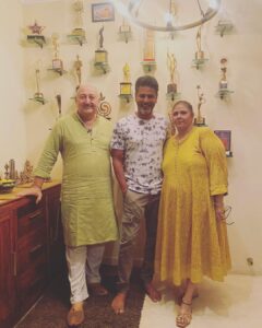 Ragini Dwivedi Instagram - WHATTA DAY :) 
Filled with so much conversation laughter and joy 🤩 😍💕❤️
So amazing meeting and hosting @prabhudevaofficial ur energy is just phenomenal 
Thank you @shyam_sunder_official for always being around ❤️❤️❤️

#raginidwivedi #prabhudeva #actorslife #meetandgreet #funtimes #lovenlight #staytuned #instagood #instagram #instadaily #instafashion #influencers #