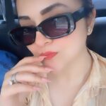 Ragini Nandwani Instagram - Time pass😂😂😂😂 #travel #roadtrip #shades #newpost #celebrity #entrepreneur#hotonbeauty #actress #lips #friday #dehradun #mumbai #dubai🇦🇪 #influencer #reels