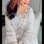 Ragini Nandwani Instagram - Spread love Outfit @yellowsapphire79 #newpost #instagram #pose #designer #outfits #indianwear #newlaunch #celebrity #instalike #hotonbeauty #hot #summer #mumbai #festivewear #shooting