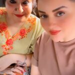 Ragini Nandwani Instagram - Dehradun trip With mom #travel #fun #postoftheday #dehradun #hairbun #mom #drive #vaccation #actress #entrepreneur #hotonbeauty #loveurself❤️ #saveanimals #againstanimalcruelty #againstanimaltesting #spreadlove #empathy #influencer