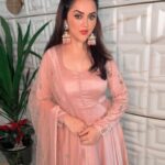 Ragini Nandwani Instagram - Good morning 🌼🌼🌼🌼 #kaalimaa #thursday #swamisamarth #jaiswamisamarth #ramnavmi #festive #celebration #southactress #mollywood #tollywood #shootlife #pastelcolors #saveanimals #savestraydogs #loveindia #mumbai #dehradun #dubai #newpost #morning