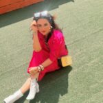 Ragini Nandwani Instagram - Pink floss OUTFIT @yellowsapphire79 #hello #newpost #kaalimaa #happyday #sunkissed #sunnyday #mumbai #girlinboots #pink #whiteboots #casual #summeroutfit #yellowsapphire #loveanimals