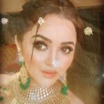 Ragini Nandwani Instagram - Good morning #postoftheday #picoftheday #instagood #influencer #spreadlove #entrepreneur #workingwomen #bekind #loveanimals #indianwoman #traditional #actress #indianjewellery #hotonbeauty #humanity