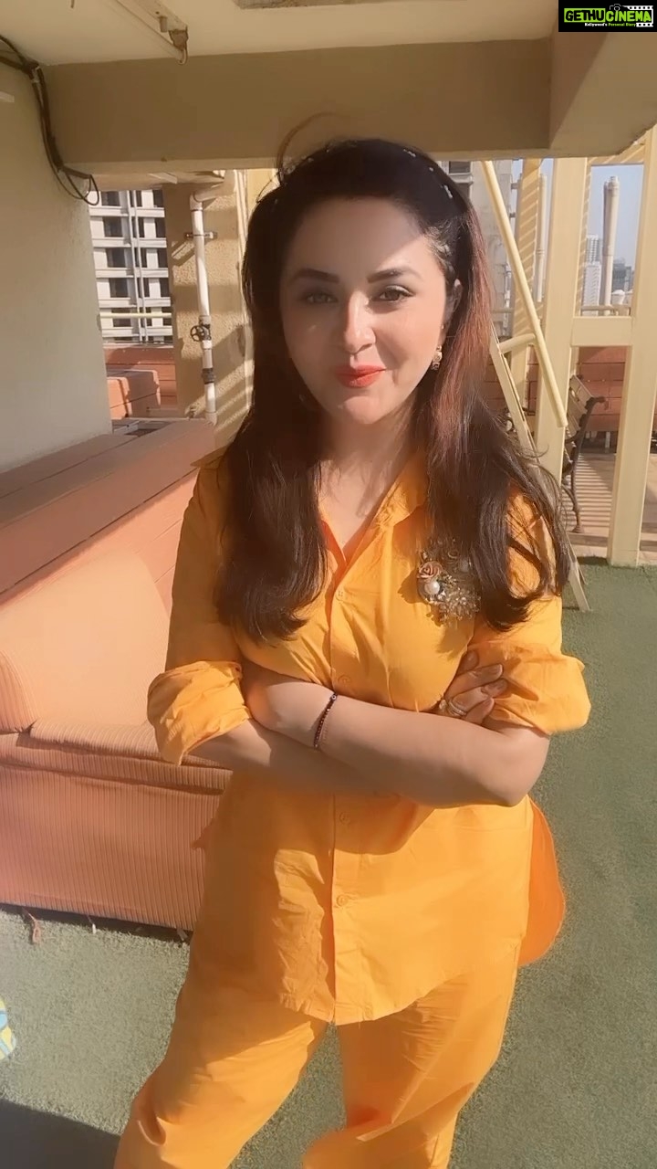 Ragini Nandwani Instagram - πππππππππ Outfit @yellowsapphire79 #crazy #sunkissed #kaalimaa #coordset #collaboration #designerwear #casual #celebrity #influencer #hotonbeauty #saveanimals #loveanimals #indian #proud #tollywood #mollywood #cinema #shoot #reelsinstagram