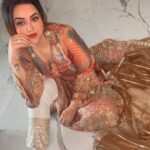 Ragini Nandwani Instagram - Life is unpredictable…. Outfit @yellowsapphire79 #outfits #designer #kaalimaa #collabration #indianwear #suitup #makeup #celebrity #bollywoodhot #hotonbeauty #cute #duppatta #shootlife #behindthescenes #likesforlike #dubai #mumbai #dehradun #love