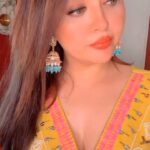 Ragini Nandwani Instagram - What’s up 🌸 🌼 #eveningvibes #reelsvideo #viralvideos #latest #actress #tvactress #tollywood #bollywood #news #instagood #hotactress #glamour #reelsinstagram #homedecor #southmovies #newreels #india #womenempowerment #beauty