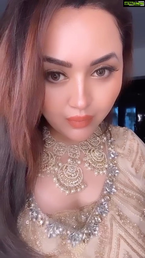 Ragini Nandwani Instagram - Peopleeeee #viral #people #postoftheday #pastel #slay #pretty #actresshot #makeuproom #mumbai #shootlife #mondayblues #whatsnew #hotactress #southactresses #chennai #motivation #trendingreels
