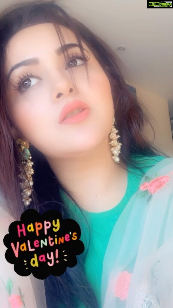 Ragini Nandwani Instagram - Happy Valentines Day 💋💋💋💋💋💋💋 . . . #valentines #rose #love #happiness #special #lover #celebration #celebrities #southactress #chennai #tollywood #film #photooftheday #likesforlike #hotonbeauty #hot #cute #tuesday