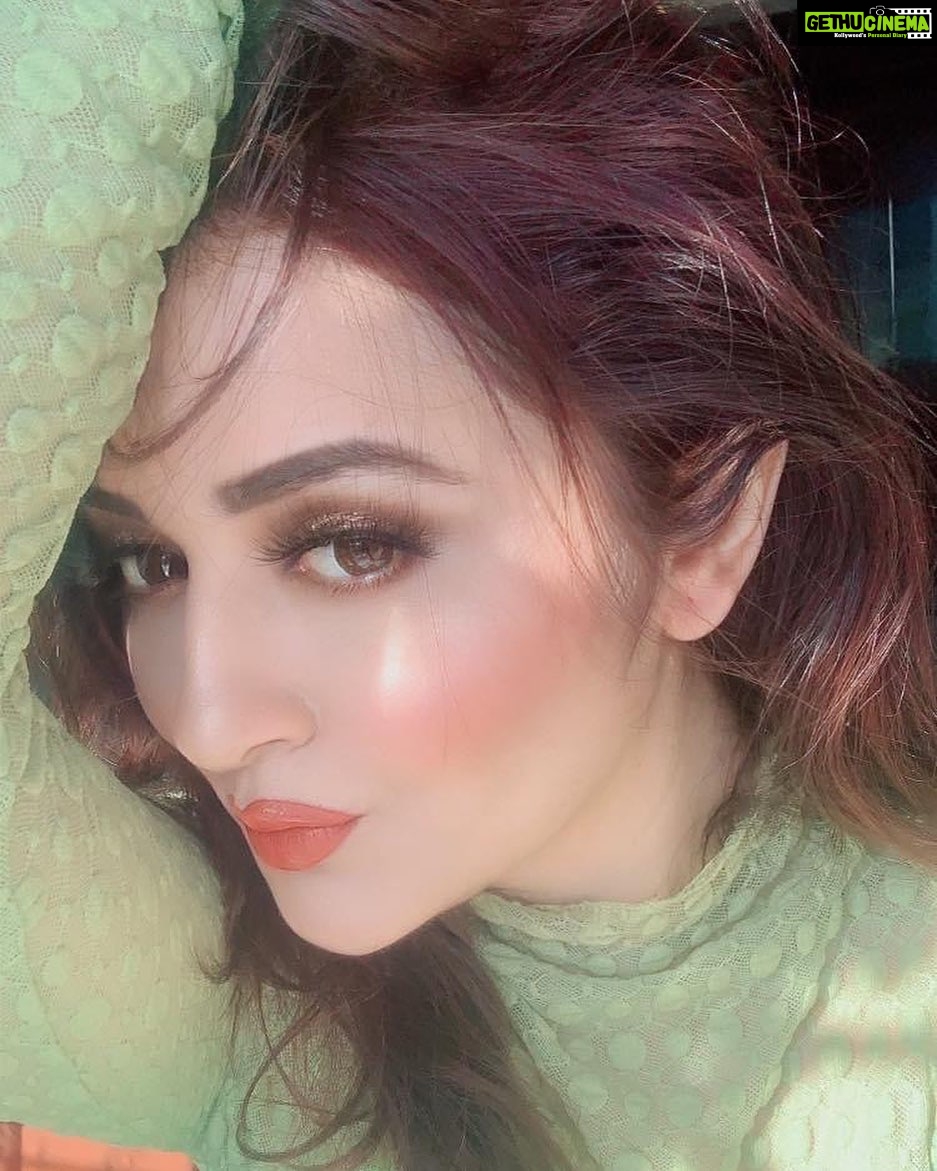 Ragini Nandwani Instagram - Enough pleasing the world …. Love urself live for urself #southactresses #celebrity #shooting #saturday #swamisamarth #pray #lovegod #empathy #shootdiaries #film #latestnews #viral #trendy #makeuplook #hotonbeauty #instagood #influencer