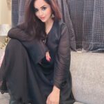 Ragini Nandwani Instagram - Good night Midnight #nightphotography #blackpanther #sexyshoes #slayqueen #influencers #makeuptutorial #celebrityfashion #nails #pinkpinkpink #instadaily #postthepeople #instamood #sexyactresses #mumbai #dubai #dehradun