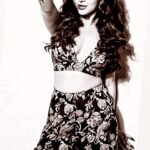 Ragini Nandwani Instagram - Too GLAM to give a DAMN 💋💋💋💋💋💋💋💋💋💋 #hotpic #sexydressesonline #doll #bollywood #photoshoot #vanity #blacknwhite #pictures #instagood #réel #queen #dubai #burjkhalifa #mumbainightlife #dehradundiaries #fashionista #mylife