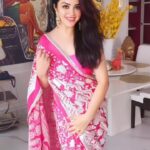 Ragini Nandwani Instagram - Pink 🌸🌸 #indiangirls #desi #pink #saree #sareefashion #happiness #shoot #weddingdress #party #feelit #bigboss #mumbai #cuteness #makeuptutorial #shootdiaries #actresssexy #southindian #chennai #tamilnadu