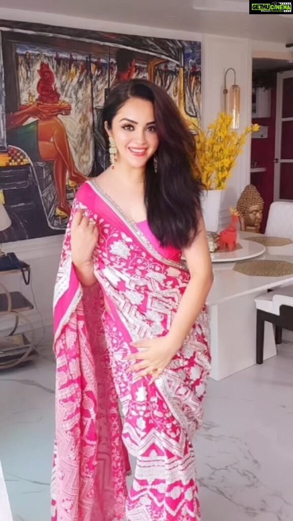Ragini Nandwani Instagram - Pink 🌸🌸 #indiangirls #desi #pink #saree #sareefashion #happiness #shoot #weddingdress #party #feelit #bigboss #mumbai #cuteness #makeuptutorial #shootdiaries #actresssexy #southindian #chennai #tamilnadu