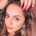 Ragini Nandwani Instagram - Slay it ….. #queen #earrings #rednails #slayqueen #hot #selflove #happinessquotes #eyes #makeupartist #lip #haircolor #instafashion #hotactress #movies #island #temptation #workout #cute #sexymemes #bigboss #fan