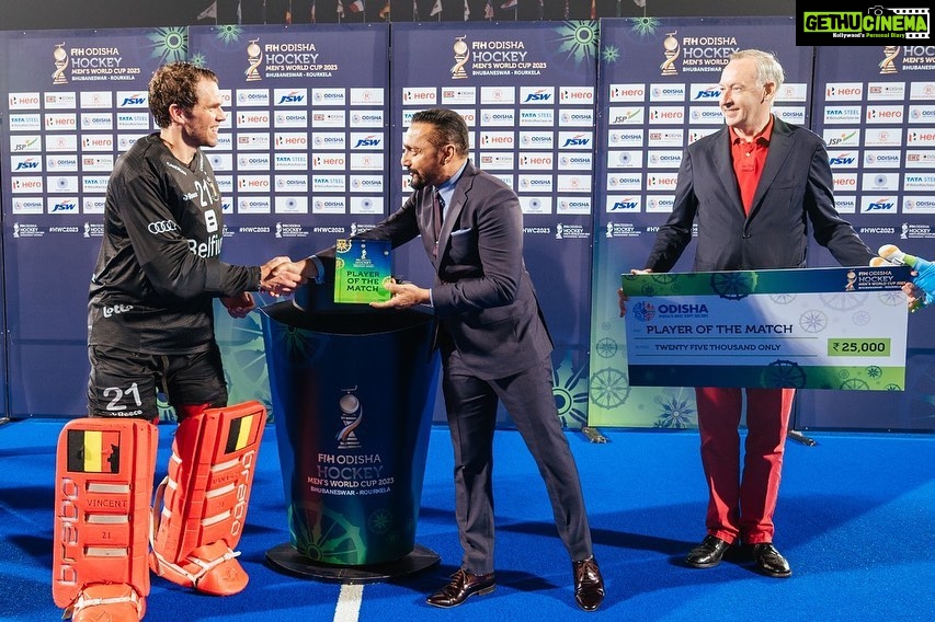 Rahul Bose Instagram - This happened today. Gave away the #ManOfTheMatch trophy to @vincvanasch21 the Belgian goalkeeper, after a cracker of a semi final between #belgium and the #netherlands , in #bhubaneswar . Thank you for the honour @sports_odisha @hockeyindia . See you in the finals!