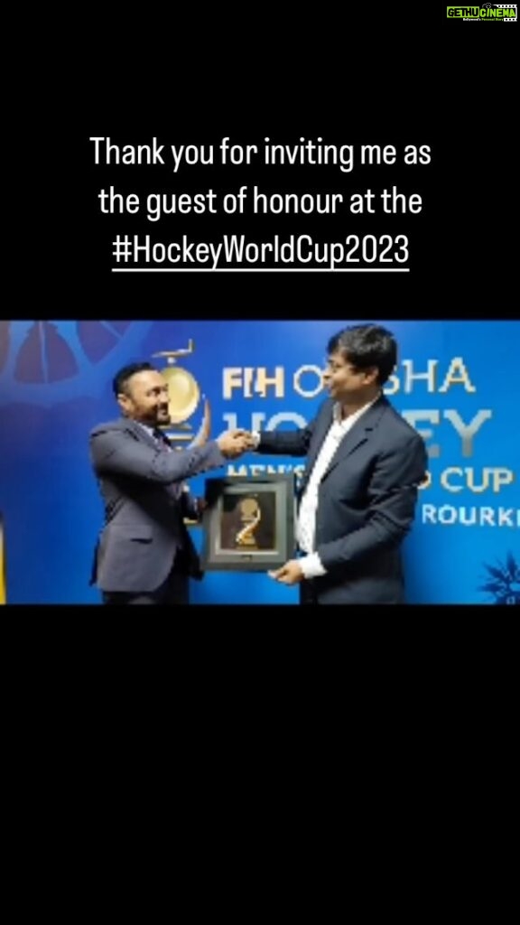 Rahul Bose Instagram - Guest of honour at the #HockeyWorldCup2023 semi finals in #Bhubaneswar this evening. Thank you @sports_odisha @hockeyindia @diliptirkeyhockey for the invitation. What a cracker of games!