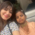 Reyhna Malhotra Instagram - Magic💫💫💫💫💫🌈 Life of mumbai is indeed Life in a Metro ❤️ Met sahiba and her sister from Borivali to Dn nagar Her story was so overwhelming that I couldn’t stop giving Sahiba a warm hug and planted a kiss on her cheek 🥰 All I could do to comfort her 🧚🏻‍♀️🪷🌸 at that very moment Be kind Be love 💕 I wish I could do more 🙏 Met her in a metro ❤️🌸🪷😍💫🧿