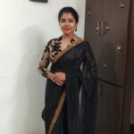 Riythvika Instagram - #blacklove 🤎🖤🤎🖤 Saree @lakshmiboutique2021 Blouse @vanithavijaykumarstylingstudio @vanithavijaykumar #vijayteleawards