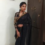 Riythvika Instagram - #blacklove 🤎🖤🤎🖤 Saree @lakshmiboutique2021 Blouse @vanithavijaykumarstylingstudio @vanithavijaykumar #vijayteleawards